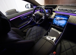inside_car_luxury
